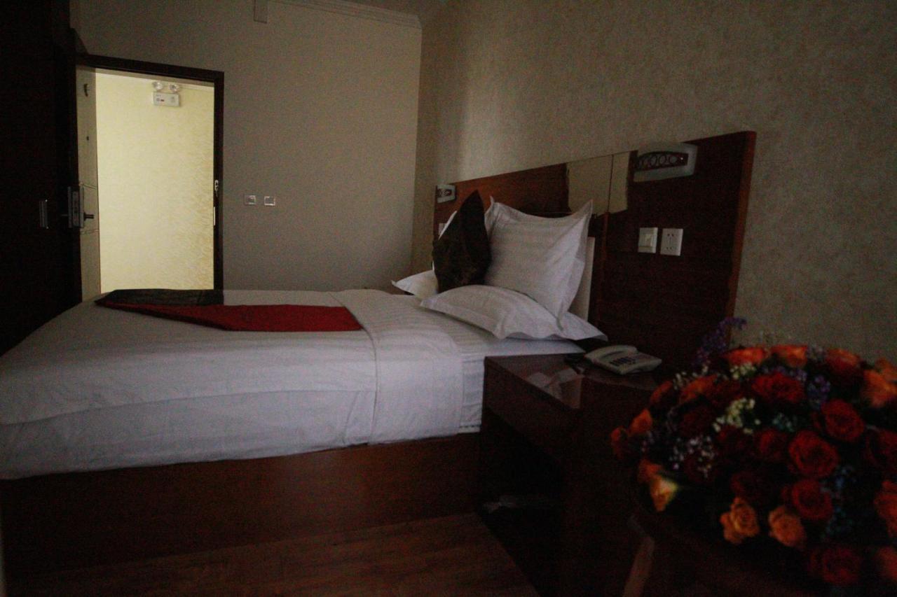 Marcen Addis Hotel Luaran gambar